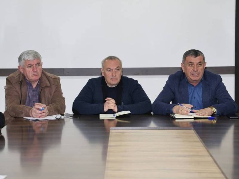 ცაგერის მუნიციპალიტეტის მერმა ჭაბუკი ჭაბუკიანმა, ლეჩხუმში მოქმედი დაწესებულებების...